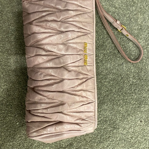 Miu miu pink clutch MATELASSÉ LEATHER CLUTCH BAG - Picture 1 of 3